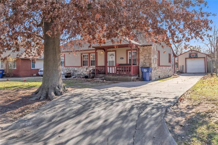 1217 W Warren Street, El Reno, OK 73036