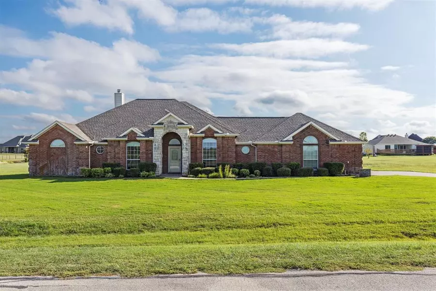 125 Deer Stream Court, Azle, TX 76020