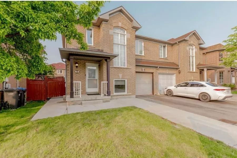 19 Flatlands WAY, Brampton, ON L6R 2B5