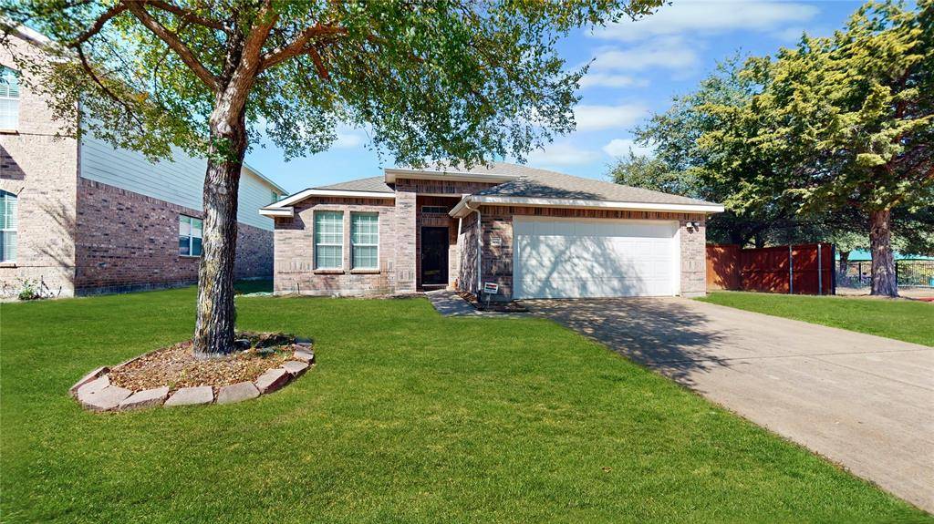 2042 Barclay Drive,  Lancaster,  TX 75146