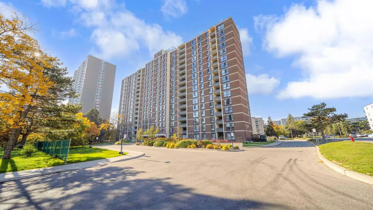 Mississauga, ON L5A 3R1,3170 Kirwin AVE #1601