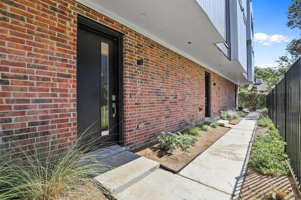 410 W 9th Street #207, Dallas, TX 75208