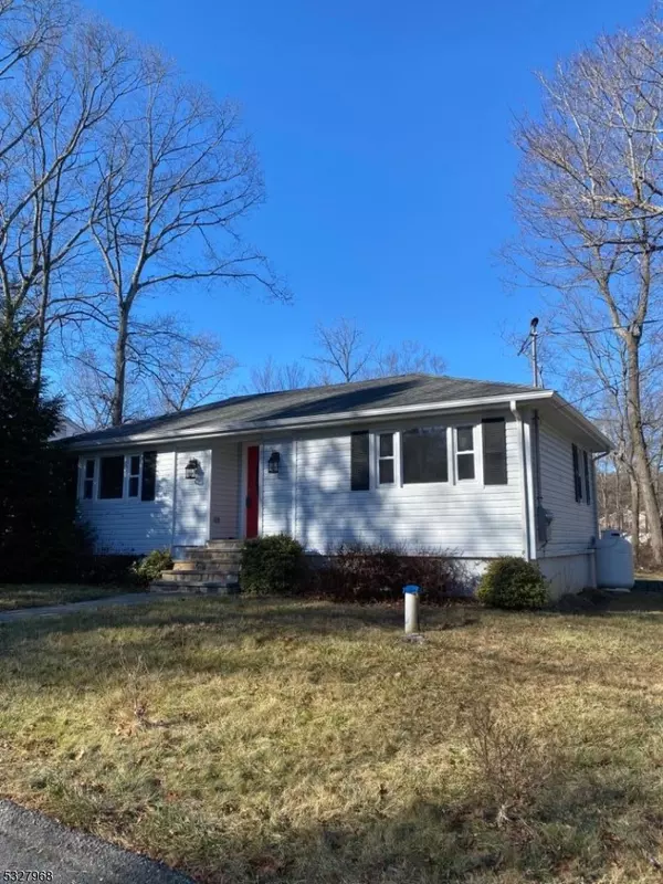 25 Morris Rd, Hopatcong Boro, NJ 07874