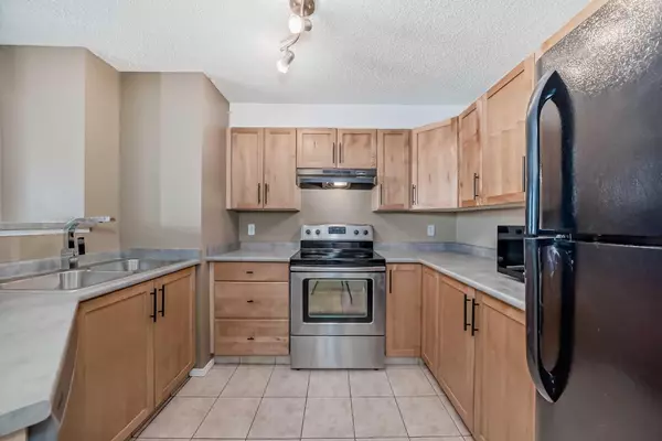 Calgary, AB T2Y 4T5,2518 Fish Creek BLVD SW #2216