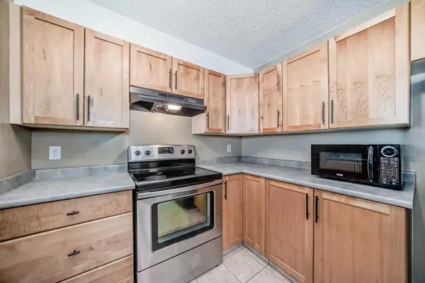 Calgary, AB T2Y 4T5,2518 Fish Creek BLVD SW #2216