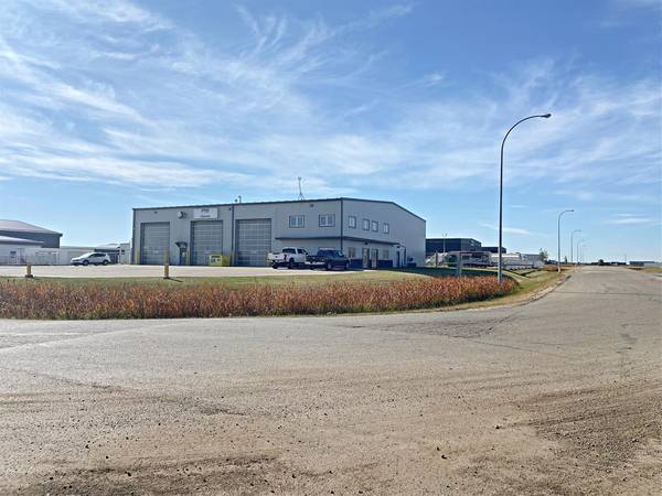 Clairmont, AB T8V 2N8,15710 89 ST