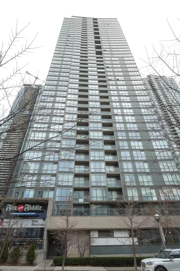 Toronto C01, ON M5V 3Y4,15 FORT YORK BLVD #4610