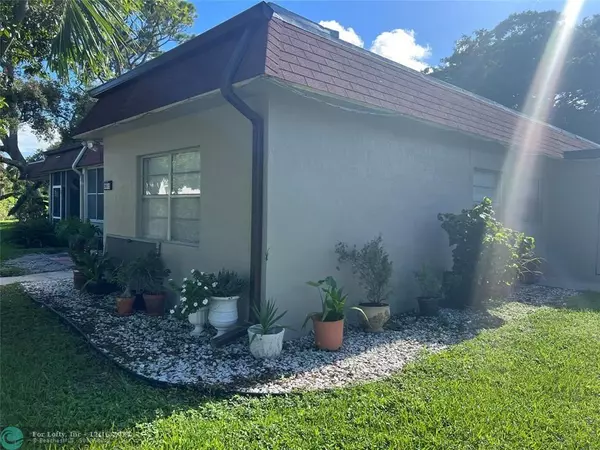 2002 SW Natura Blvd  #D, Deerfield Beach, FL 33441