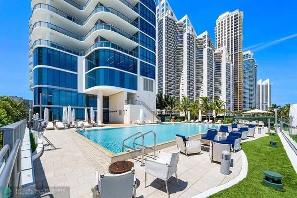 Sunny Isles Beach, FL 33160,17475 Collin  #2302