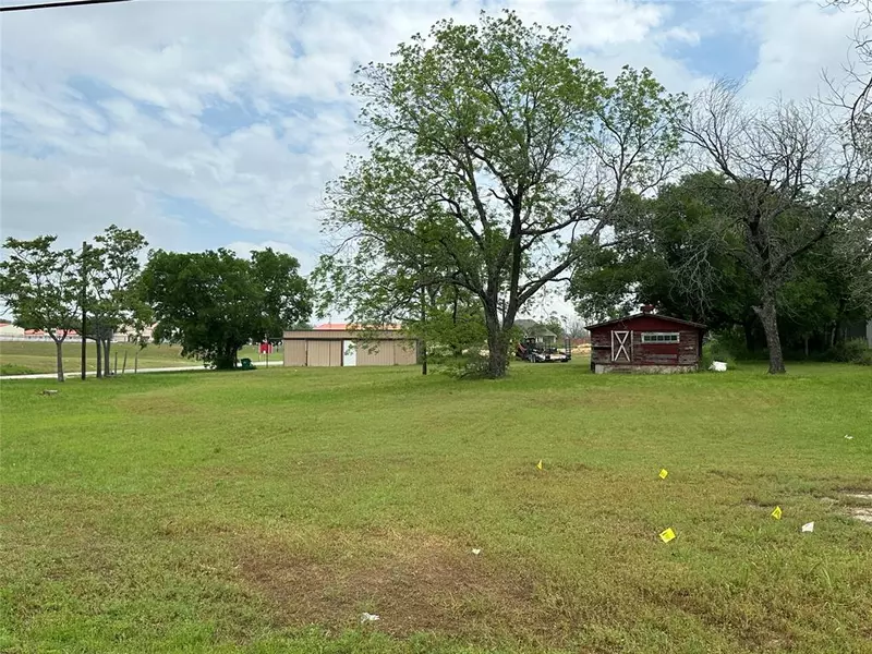 305 Eighth Street, Hico, TX 76457