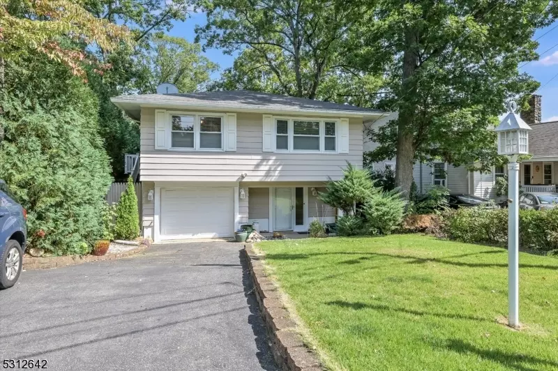 18 Cascade Way, Butler Boro, NJ 07405