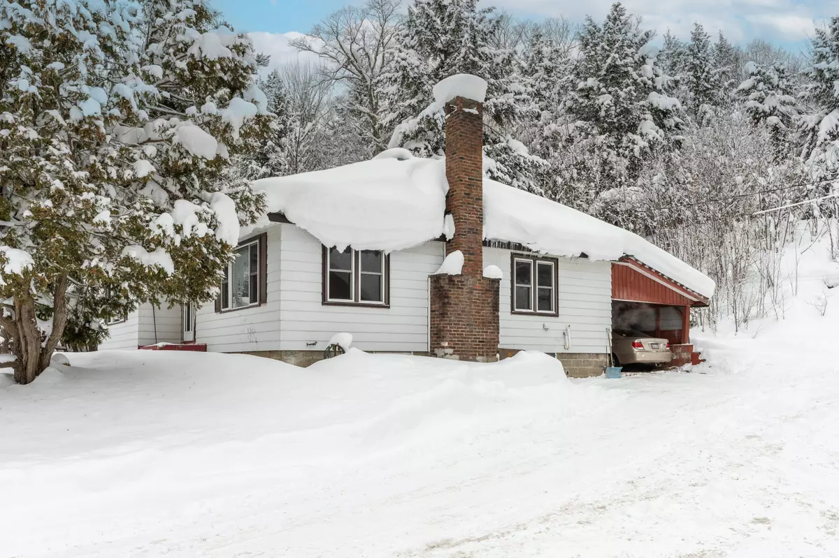 Muskoka Lakes, ON P0B 1M0,2592 Highway 141 N/A W