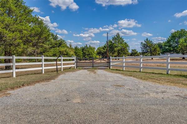 Pottsboro, TX 75076,76 Spout Springs