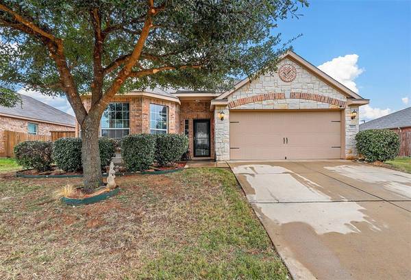 521 Bailer Drive, Crowley, TX 76036