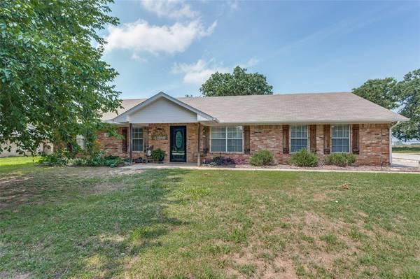 1115 E 6th Street, Springtown, TX 76082