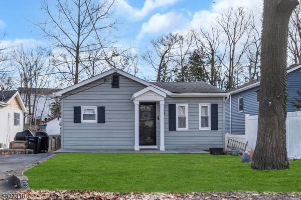 23 Bucknell Way, Hopatcong Boro, NJ 07843