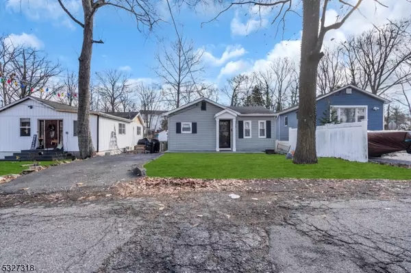 Hopatcong Boro, NJ 07843,23 Bucknell Way