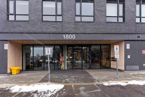 Oshawa, ON L1G 0C2,1800 Simcoe ST N #212