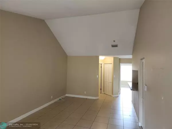 Coral Springs, FL 33071,1104 Coral Club Dr  #1104