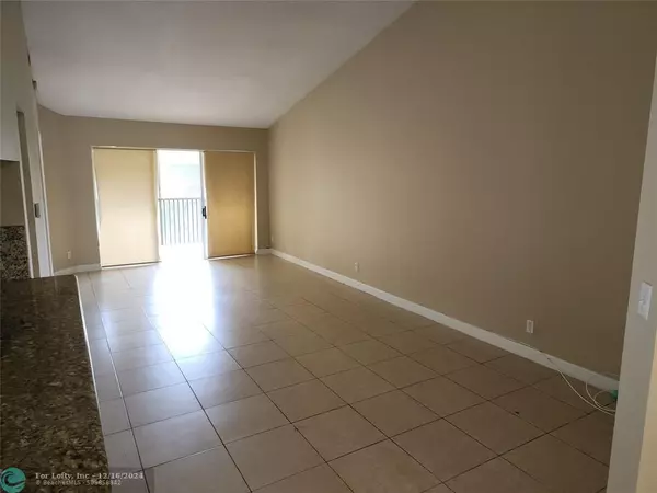 Coral Springs, FL 33071,1104 Coral Club Dr  #1104