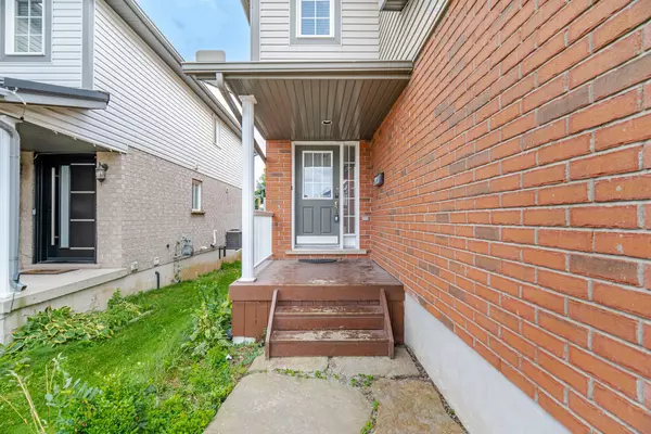 Kitchener, ON N2E 4C7,78 PERIWINKLE ST