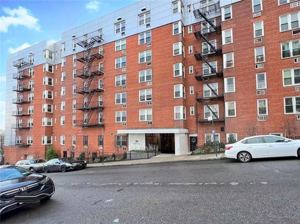 Staten  Island, NY 10301,36 Hamilton AVE #4L