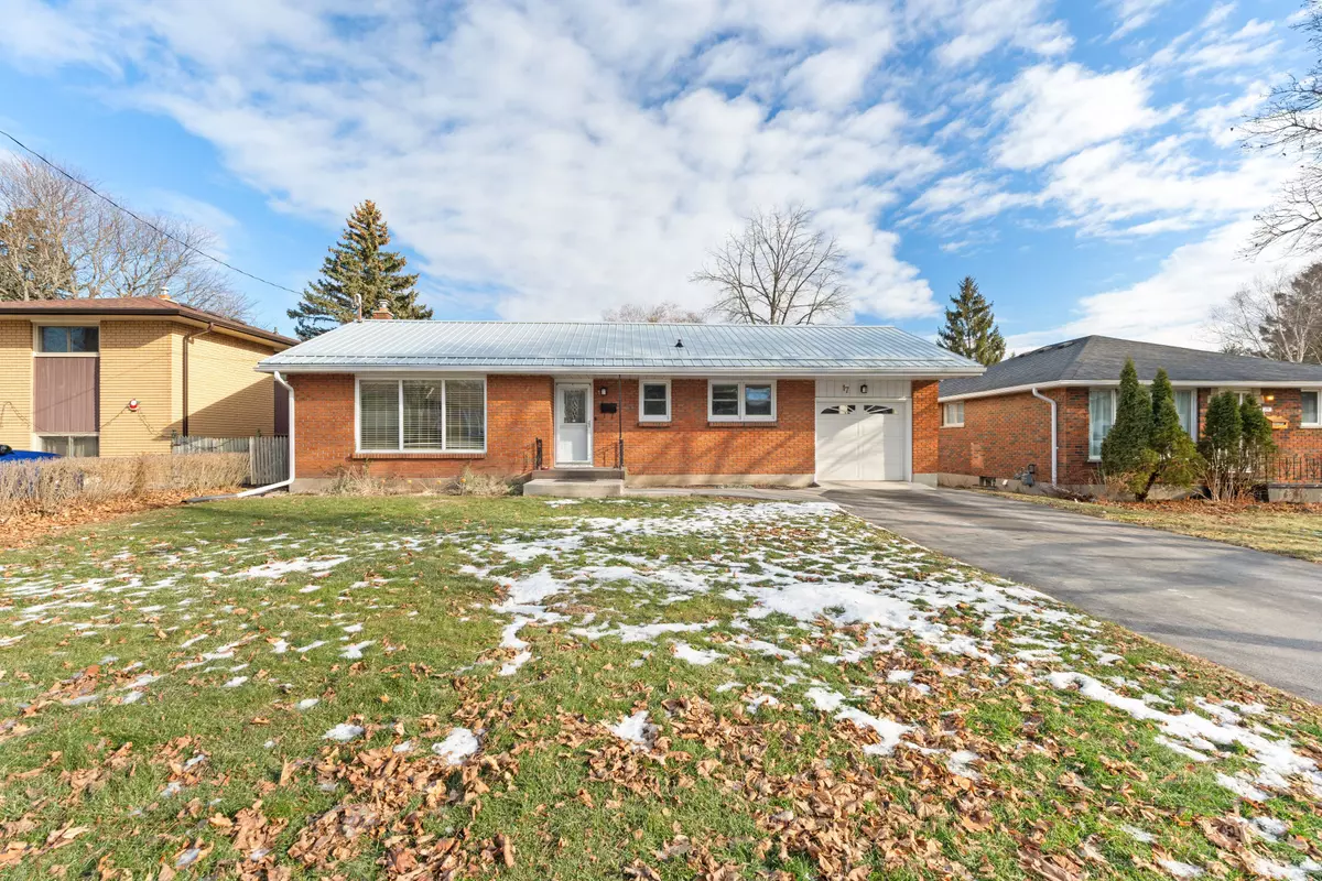 Belleville, ON K8N 1X7,17 Melrose CRES