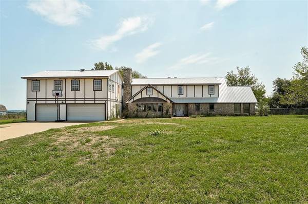 5885 S Canadian Road, Hinton, OK 73047