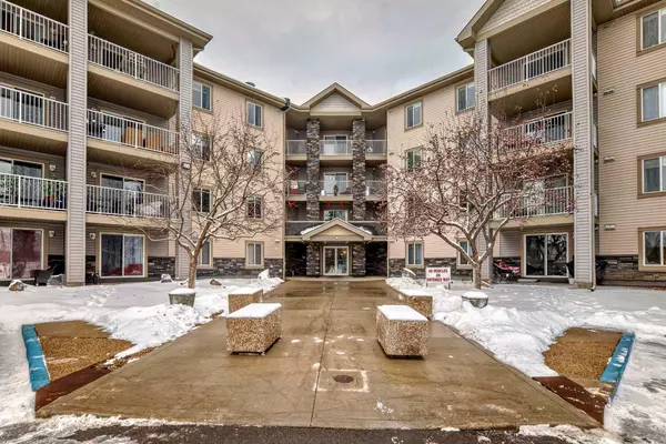 Red Deer, AB T4R3E9,60 Lawford AVE #114