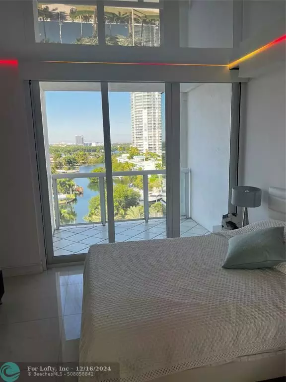 Sunny Isles Beach, FL 33160,16425 Collins Ave  #818