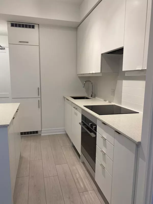 Mississauga, ON L5B 0N6,30 Elm DR #2401