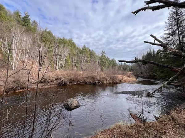 Bancroft, ON K0L 1C0,441 Quarry RD