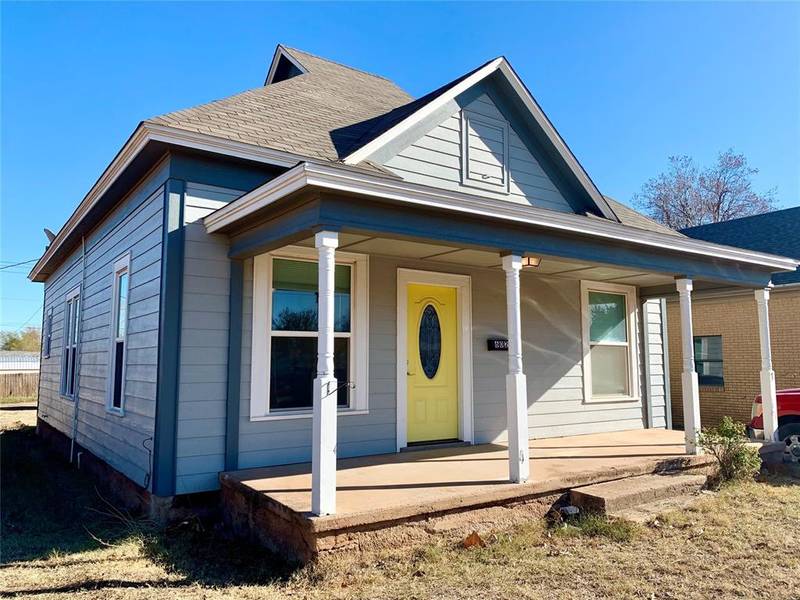 602 N Louis Tittle Avenue, Mangum, OK 73554