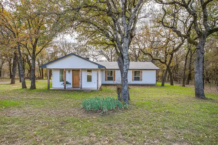 890 Nash Lane, Lipan, TX 76462