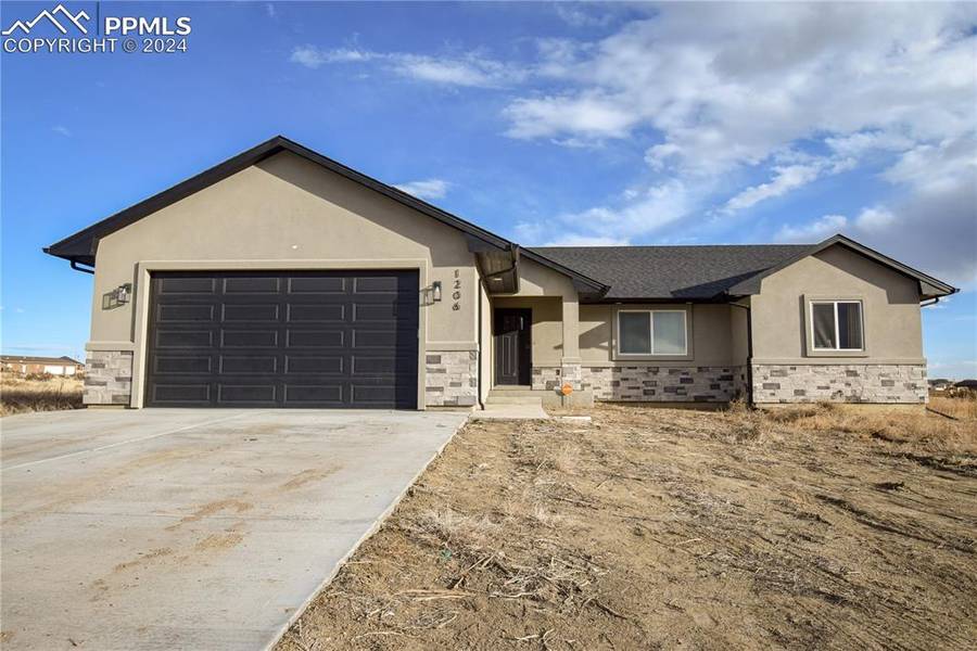 1206 N Hill LN, Pueblo West, CO 81007