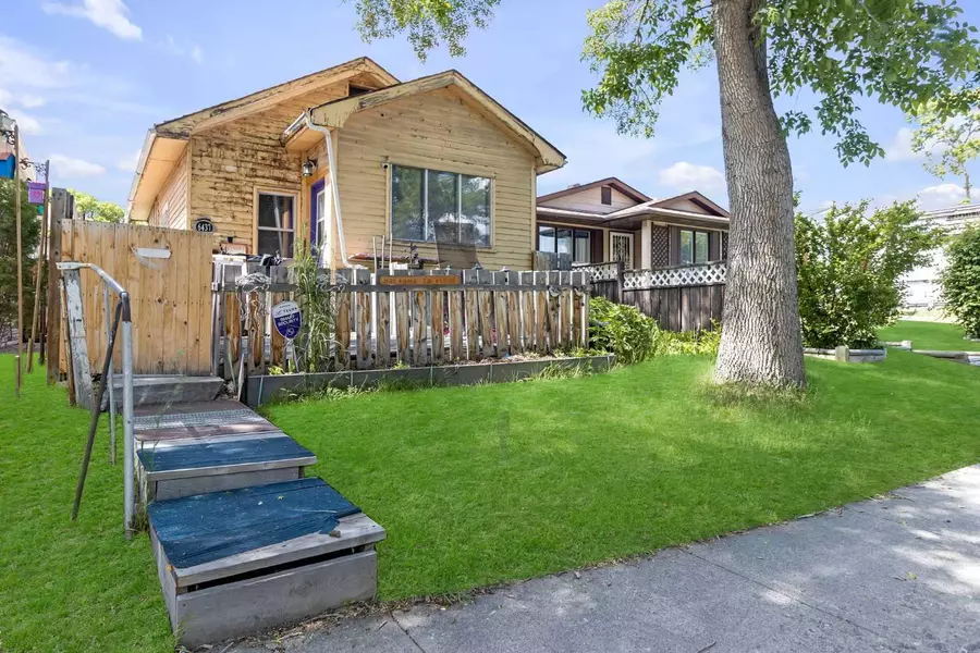 6437 19 ST Southeast, Calgary, AB T2C 0N8