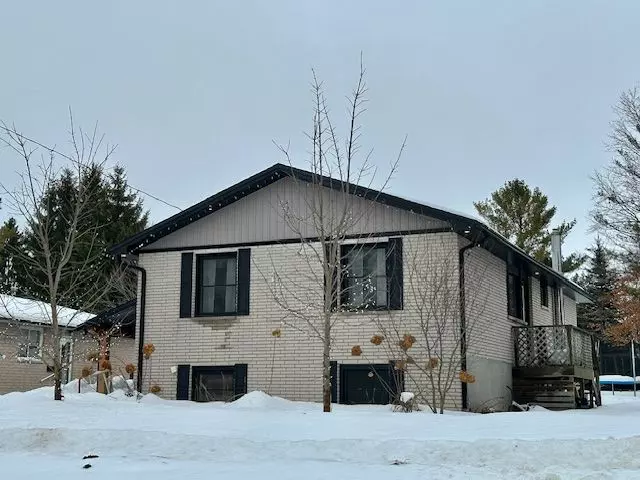 Hanover, ON N4N 2T1,227 12TH AVE