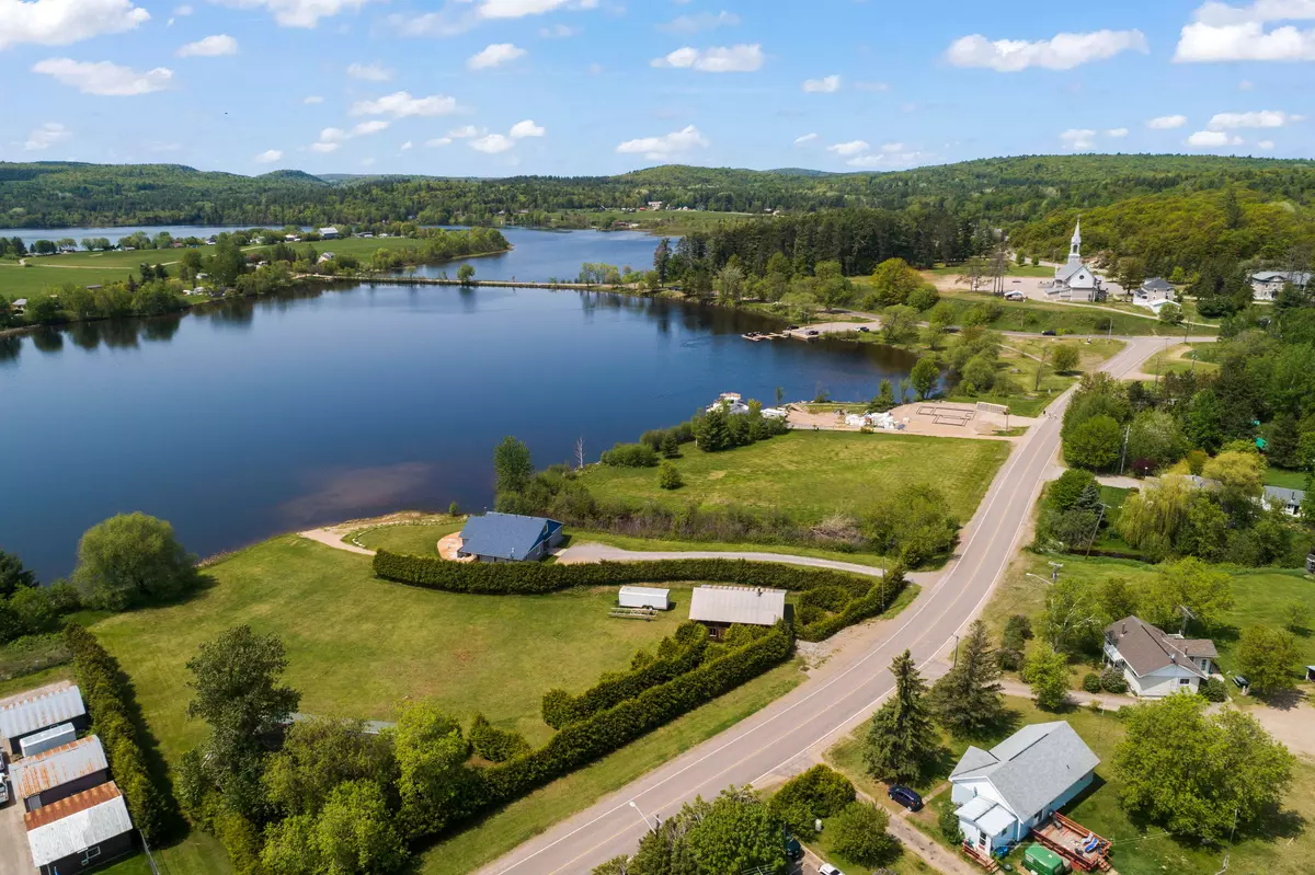 Madawaska Valley, ON K0J 1B0,137A Lakeshore DR