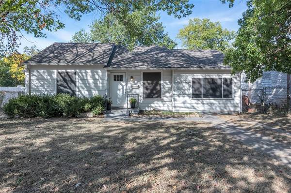 3265 Grover Avenue,  Fort Worth,  TX 76106