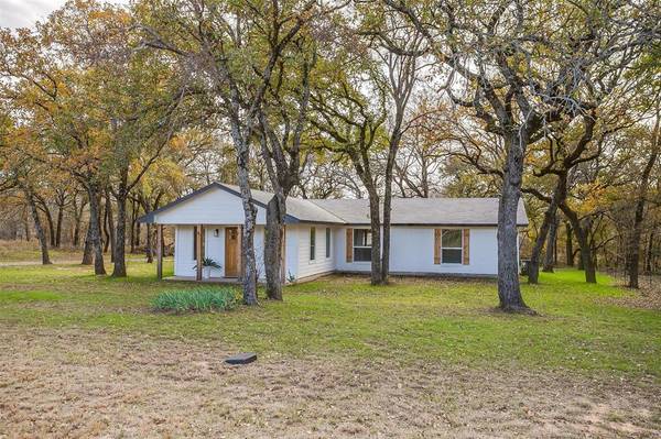 Lipan, TX 76462,890 Nash Lane