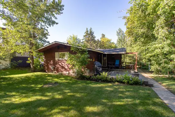 Gull Lake, AB T4L 2N3,41124 Range Road 282 Range #224