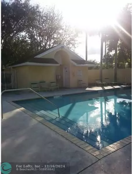 Pembroke Pines, FL 33025,9571 SW 3rd St  #9571