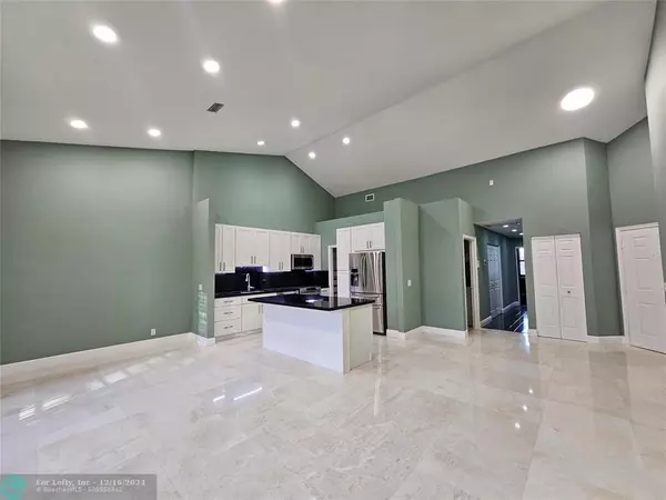 Boca Raton, FL 33486,5770 Coach House Circle  #F