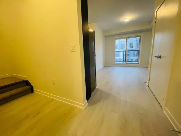 3546 Colonial DR #33, Mississauga, ON L5L 0C1