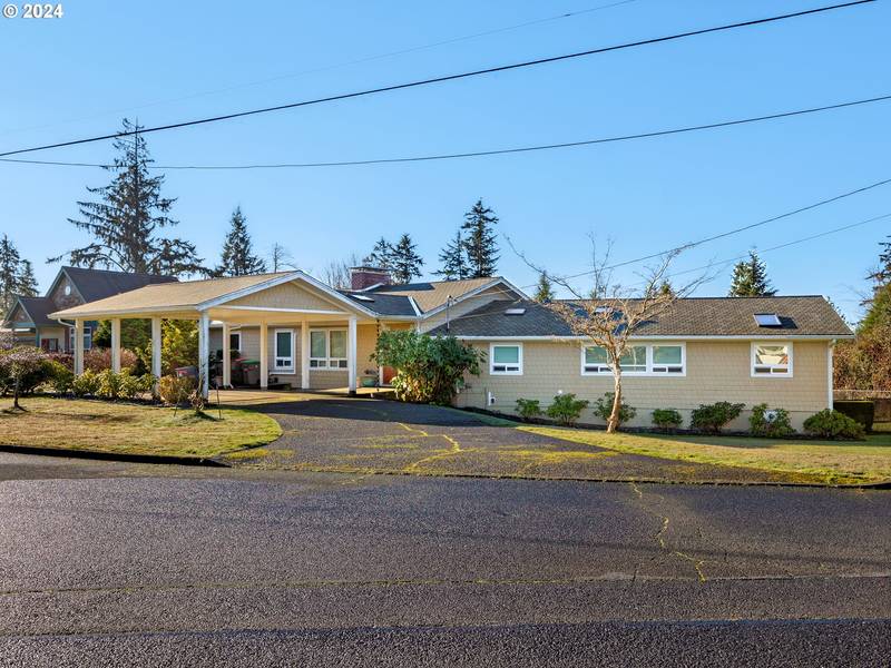 25 W KENSINGTON AVE, Astoria, OR 97103