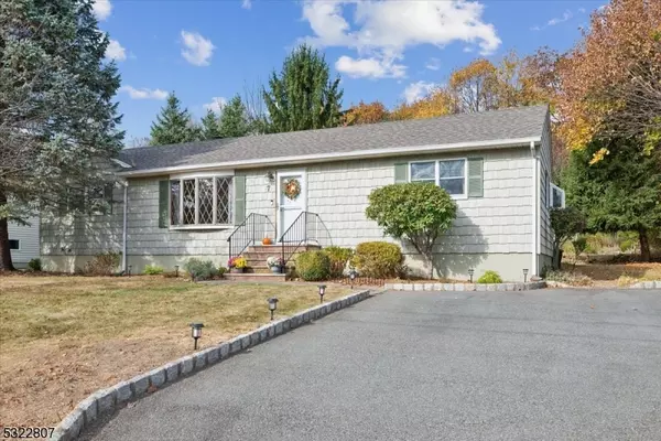 Randolph Twp., NJ 07869,7 Oak Dr