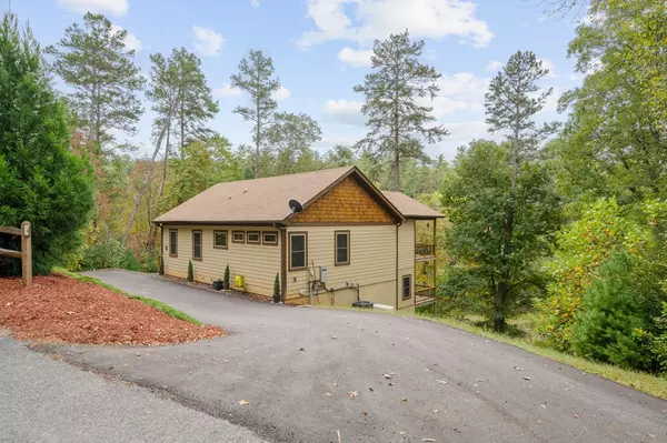 Blue Ridge, GA 30513,292 Silver Fox Trail