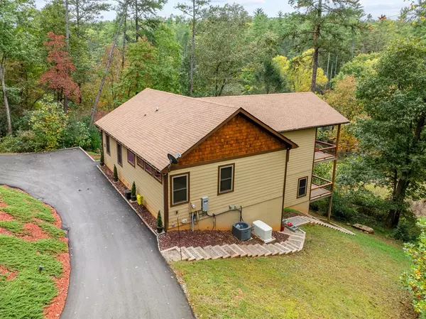 Blue Ridge, GA 30513,292 Silver Fox Trail