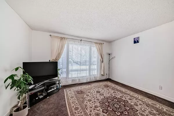 Calgary, AB T2A 3S5,5555 5 AVE SE