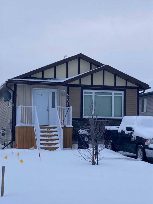 9701 113 AVE, Clairmont, AB T8X 5C5